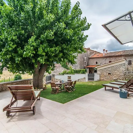 House Nona Roza Ferienhaus