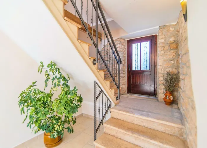 House Nona Roza