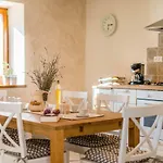 House Nona Roza