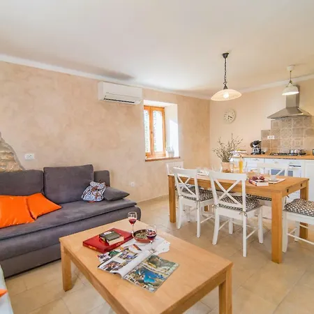 Σπίτι διακοπών House Nona Roza